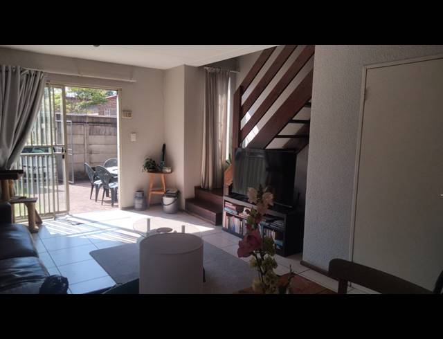 2 BEDROOM TOWNHOUSE FOR SALE IN BELLAIRS PARK